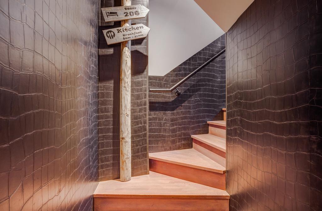 Cube Hostel Лёвен Экстерьер фото