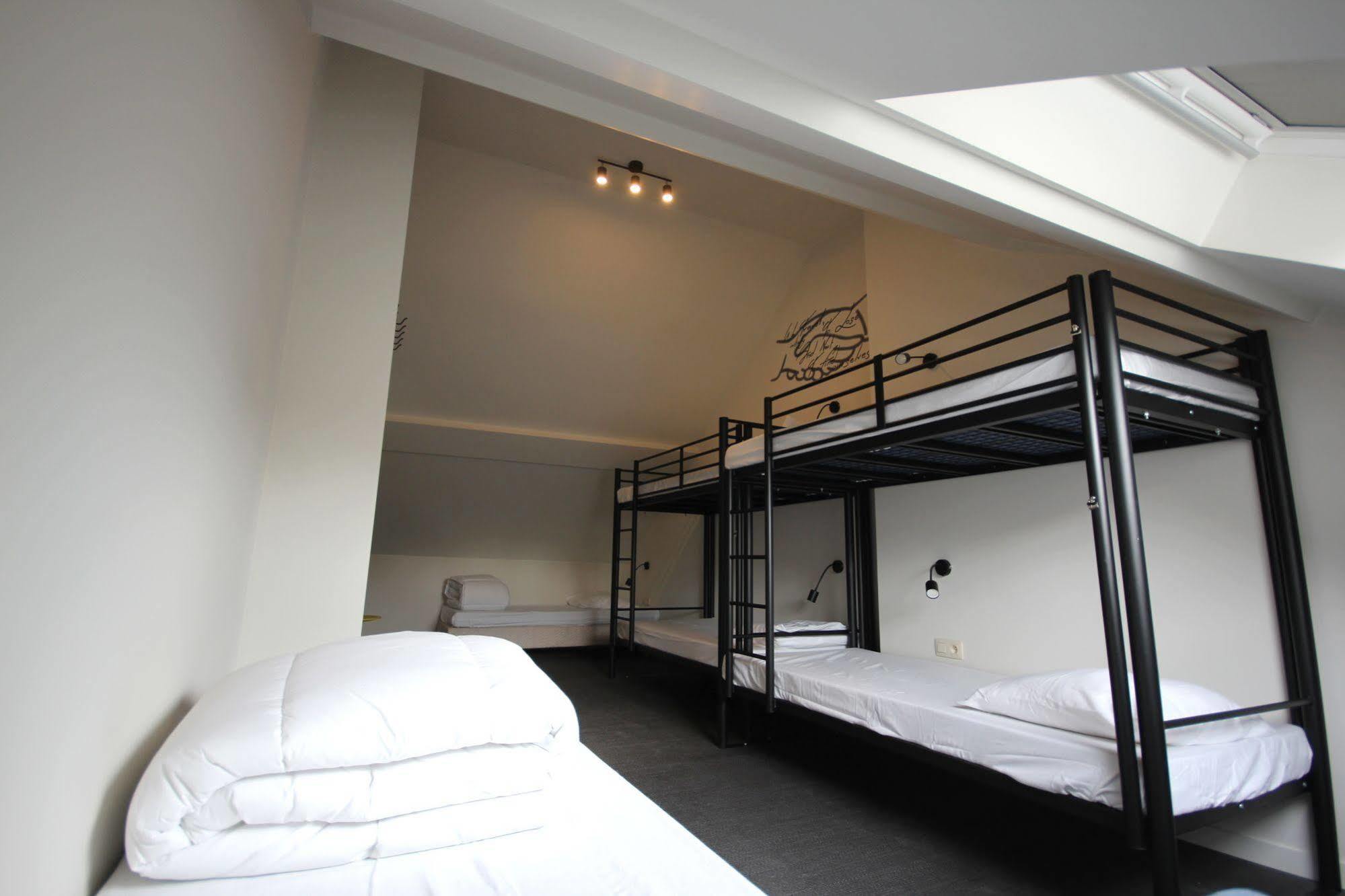 Cube Hostel Лёвен Экстерьер фото