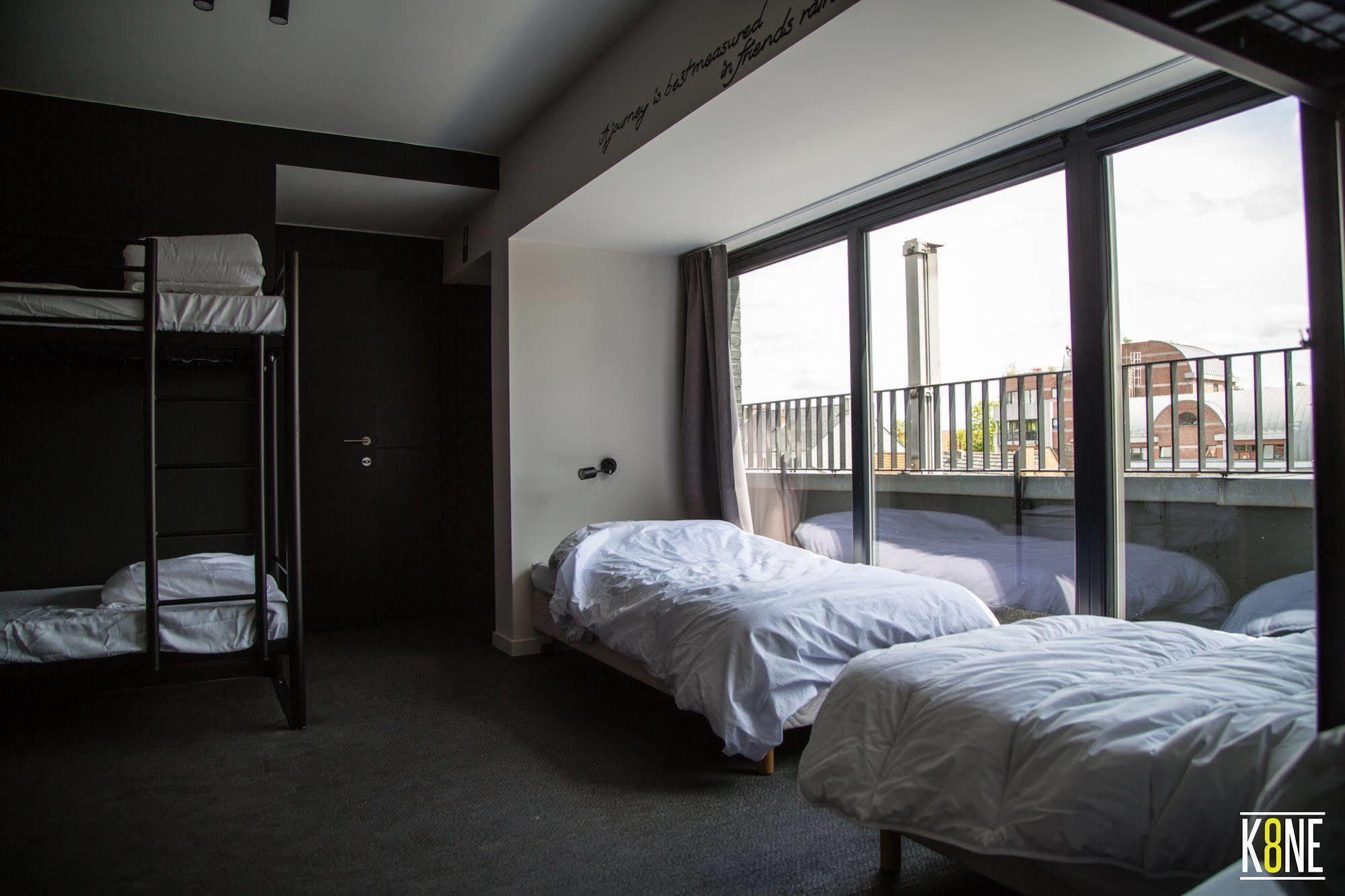 Cube Hostel Лёвен Экстерьер фото