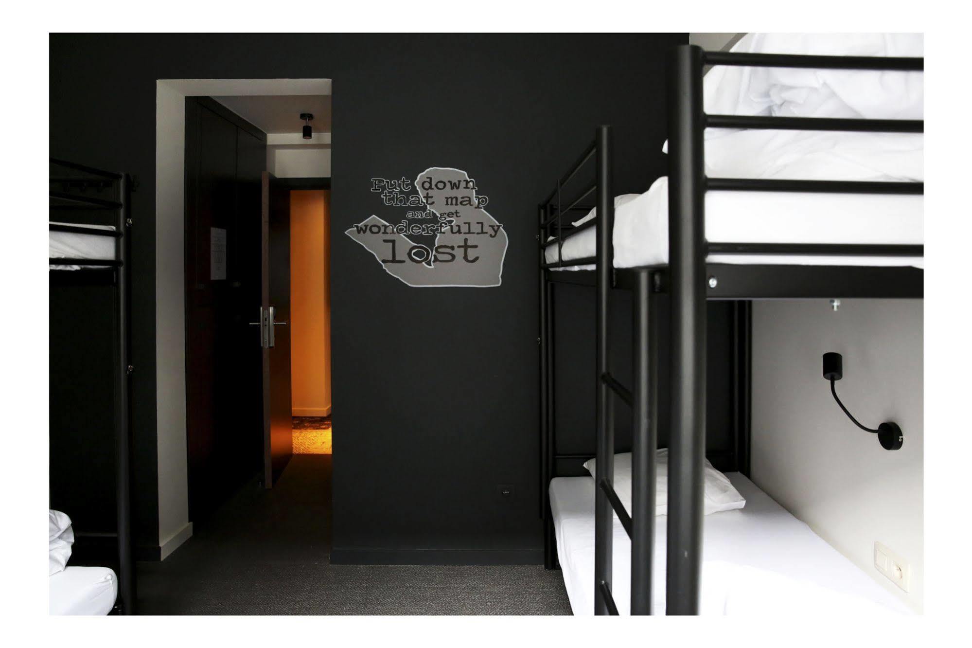 Cube Hostel Лёвен Экстерьер фото