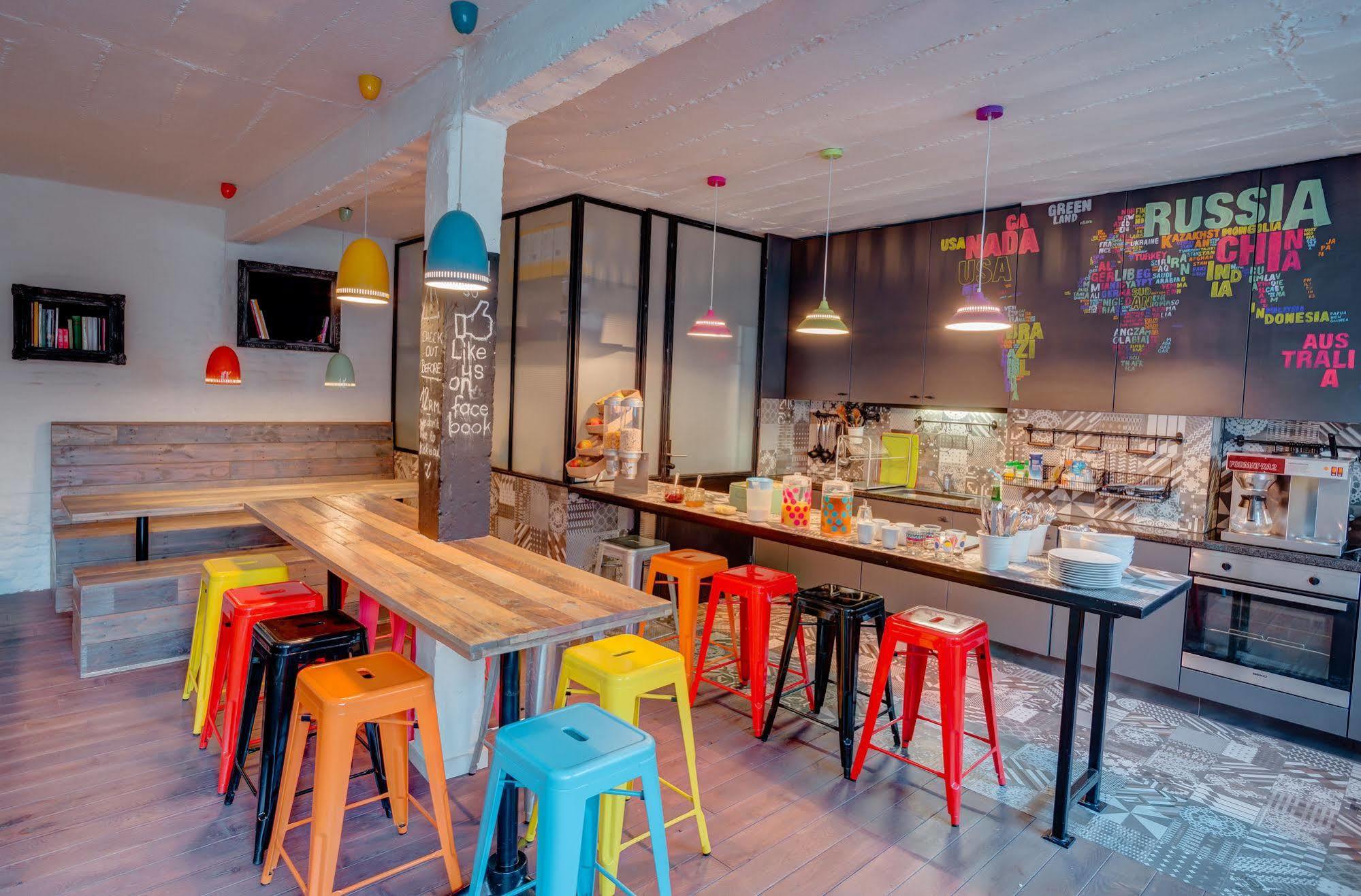 Cube Hostel Лёвен Экстерьер фото